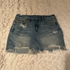 ✨2/$30✨American Eagle Distressed Mini Denim Skirt